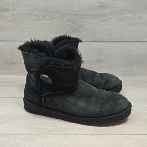 Ugg Australia Women's 3352  Button  Black Suede Sheepskin Ankle Boots Shoes Sz 9